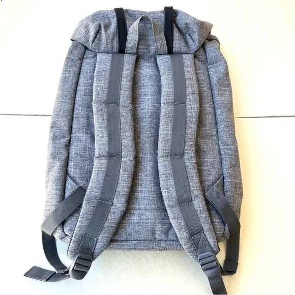 Herschel Classic Retreat Backpack,
19.5L, - Picture 2 of 7